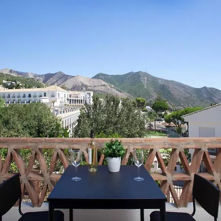 Delightful With Picturesque Views