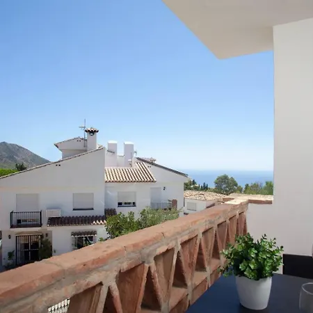 Апартаменты Delightful With Picturesque Views *